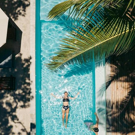 Arca Hotel West Bay Bagian luar foto