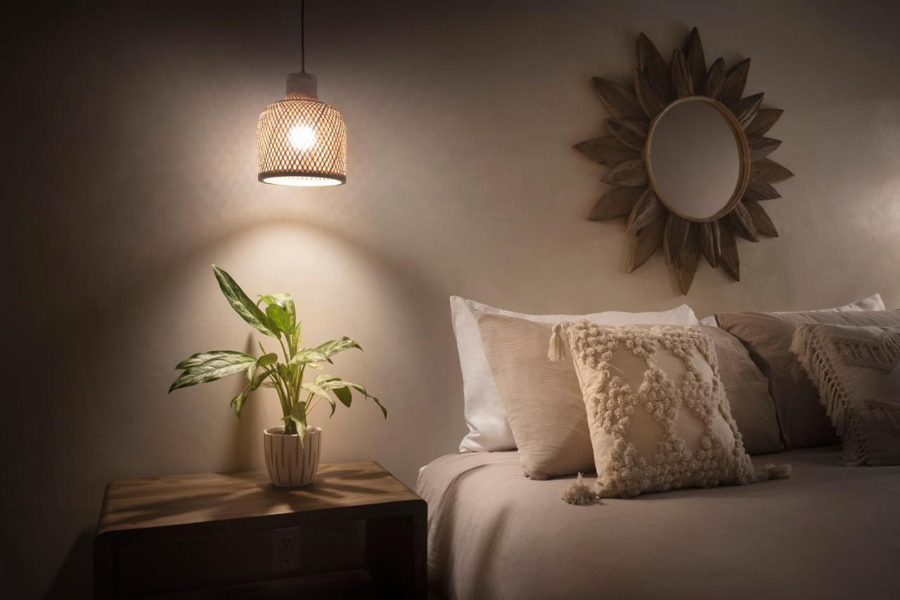 Arca Hotel West Bay Bagian luar foto