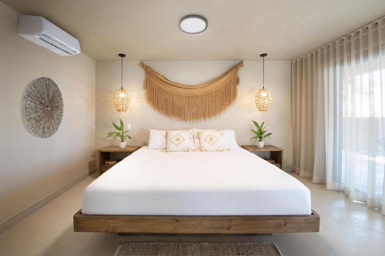 Arca Hotel West Bay Bagian luar foto