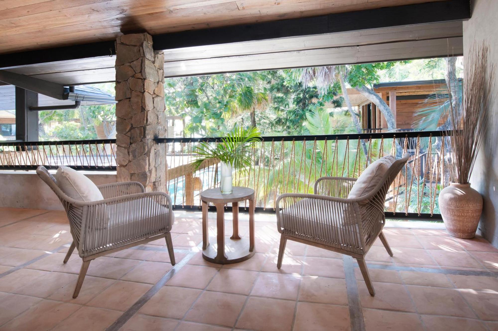 Arca Hotel West Bay Bagian luar foto